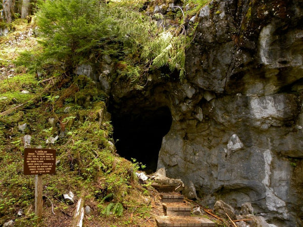 El Capitan - Explore Inside Alaska’s Largest Cave For An Enchanting Middle-Earth Experience